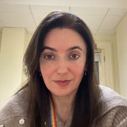 Photo of Dr Sabina Khan